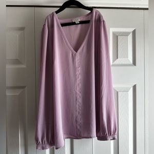Cute work blouse NWOT light pink purple v neck blouse workwear business lilac